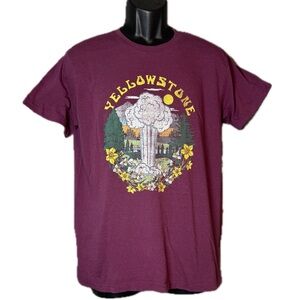 Yellowstone Old Faithful Geyser Graphic National Park Foundation Maroon Tee Sz M